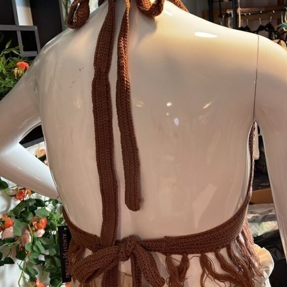 Almost famous the ultimate Boho Crochet Fringe Halter Top Brown Size Large RfFNB - Picture 12 of 14